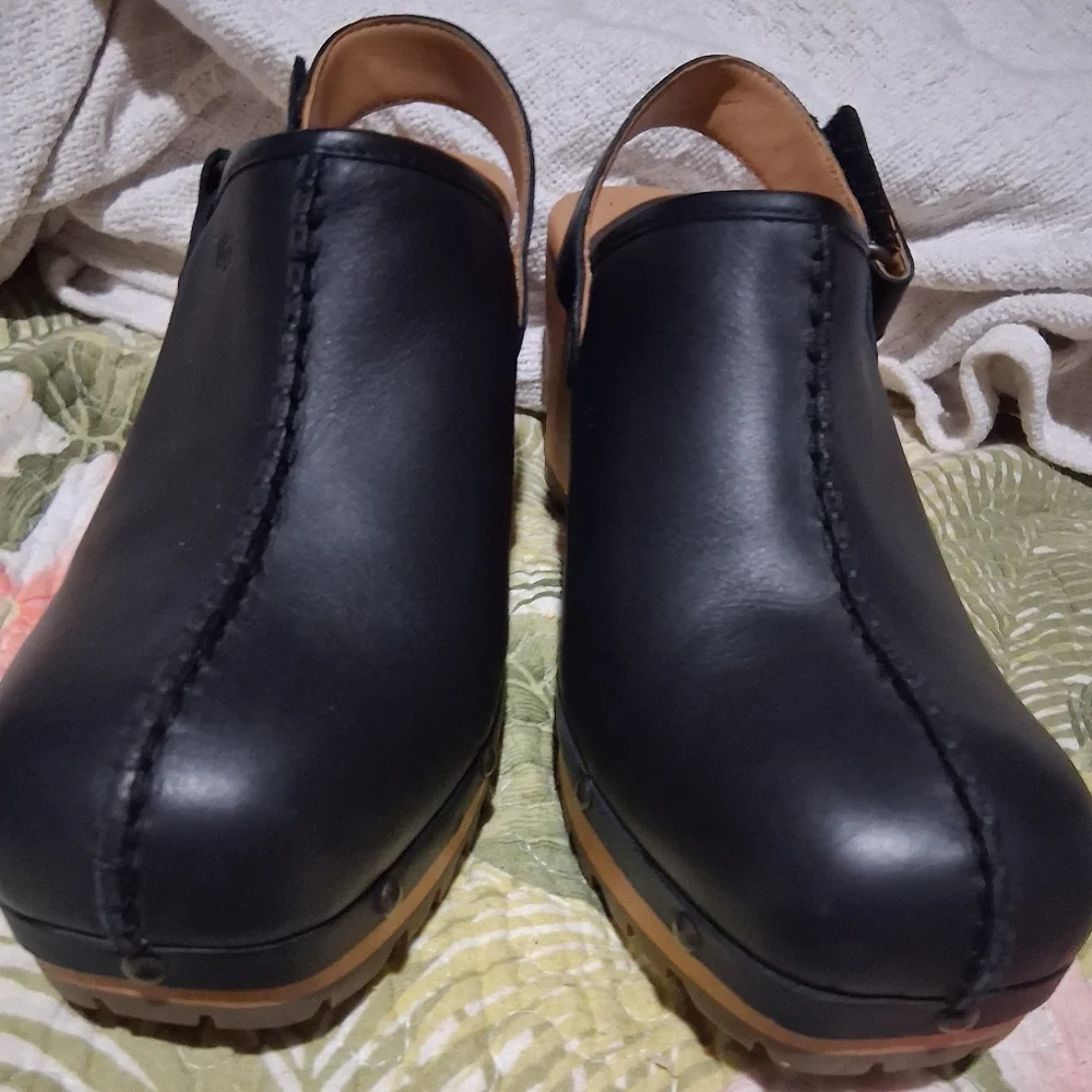 New UGG LANNI CHUNKY WOMEN CLOGS LEATHER BLACK US 11 /UK 8/EU 42 NEW NO BOX